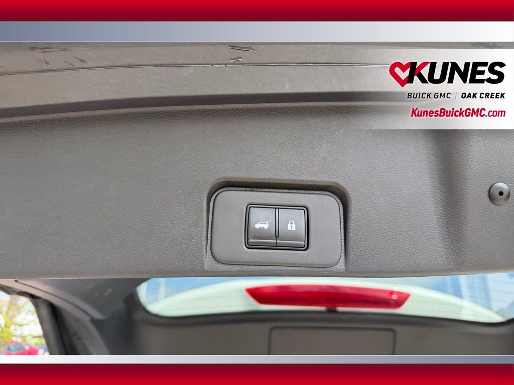 Used 2025 Nissan Rogue SV AWD/4WD image 4