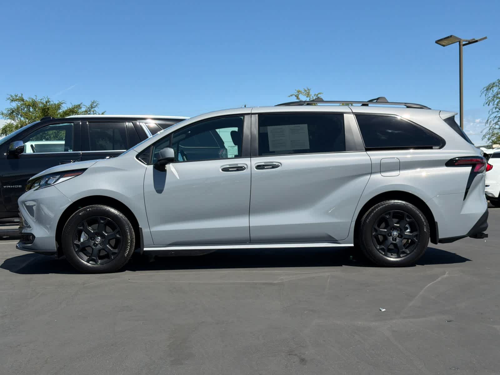 Used 2026 Toyota Sienna XLE Woodland Edition AWD/4WD image 9