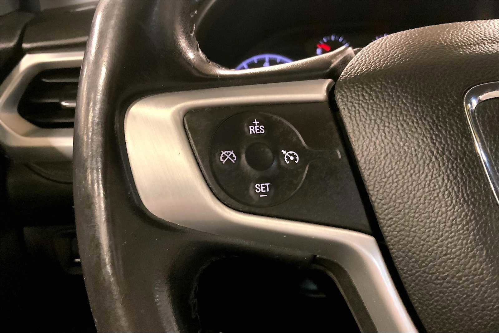 Used 2018 GMC Acadia SLE image 23