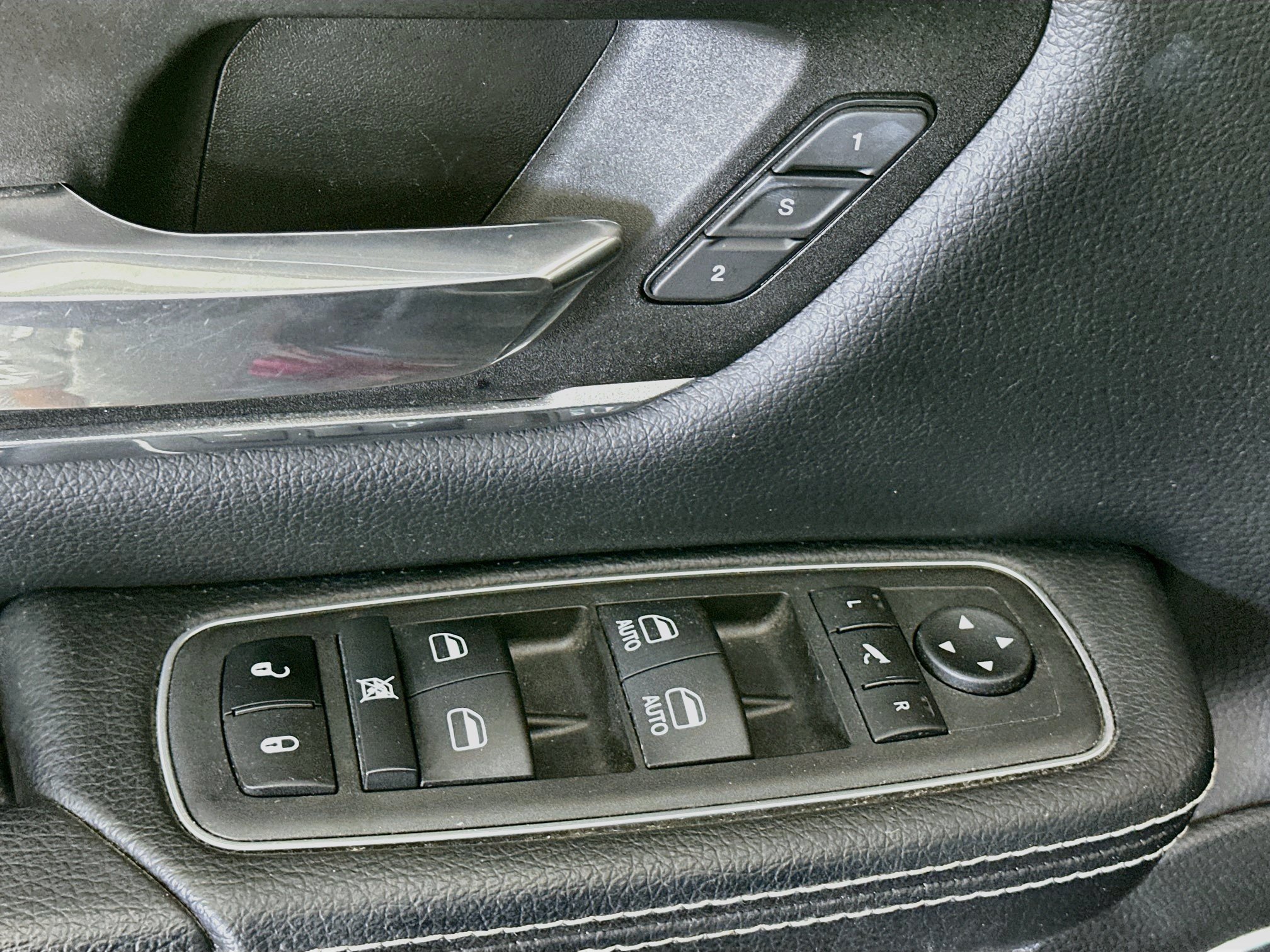 Used 2022 RAM 1500 Laramie AWD/4WD image 15
