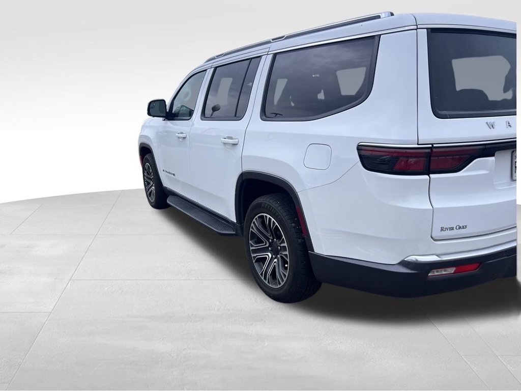 Used 2022 Jeep Wagoneer Series III RWD image 4