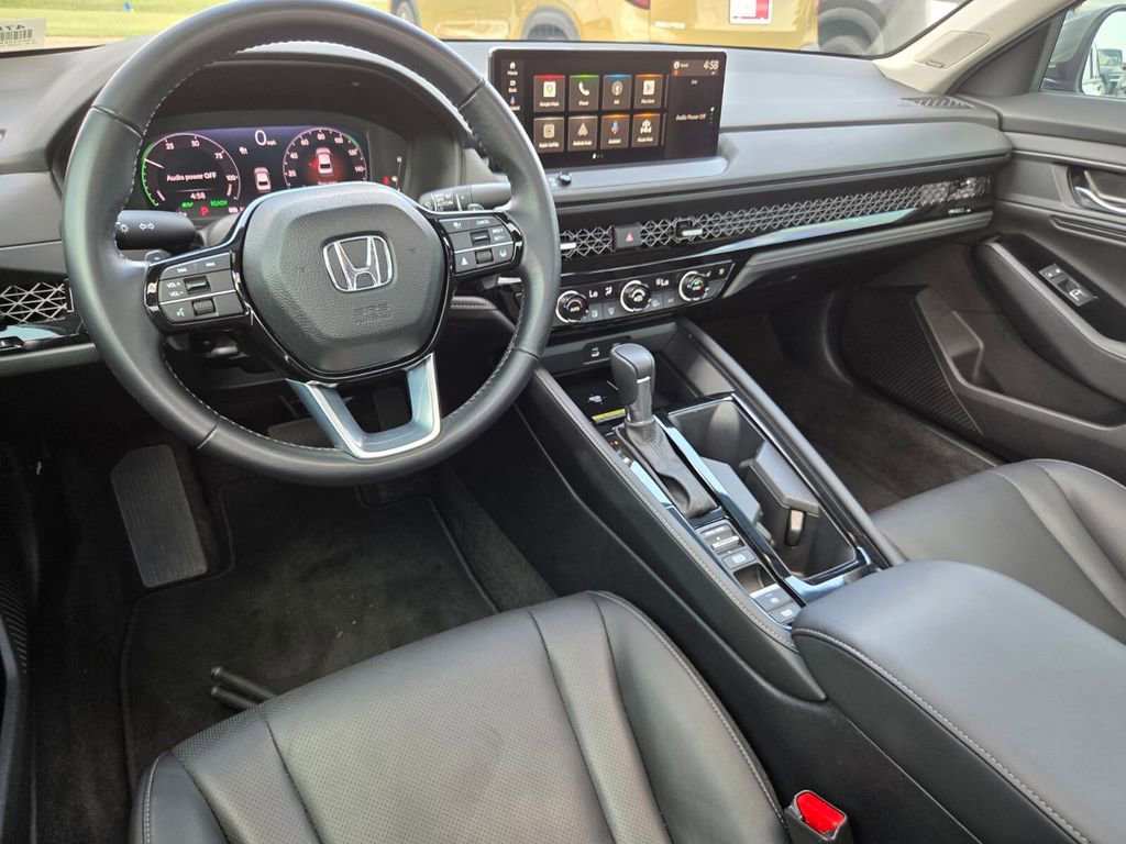 Used 2024 Honda Accord Touring image 8