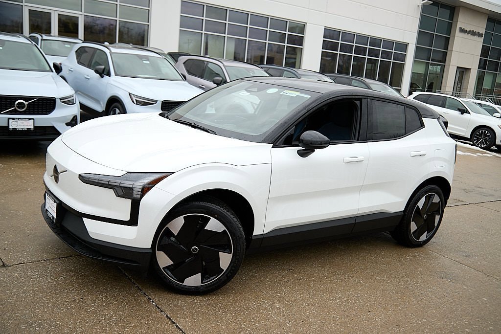 New 2026 Volvo EX30 Plus image 3