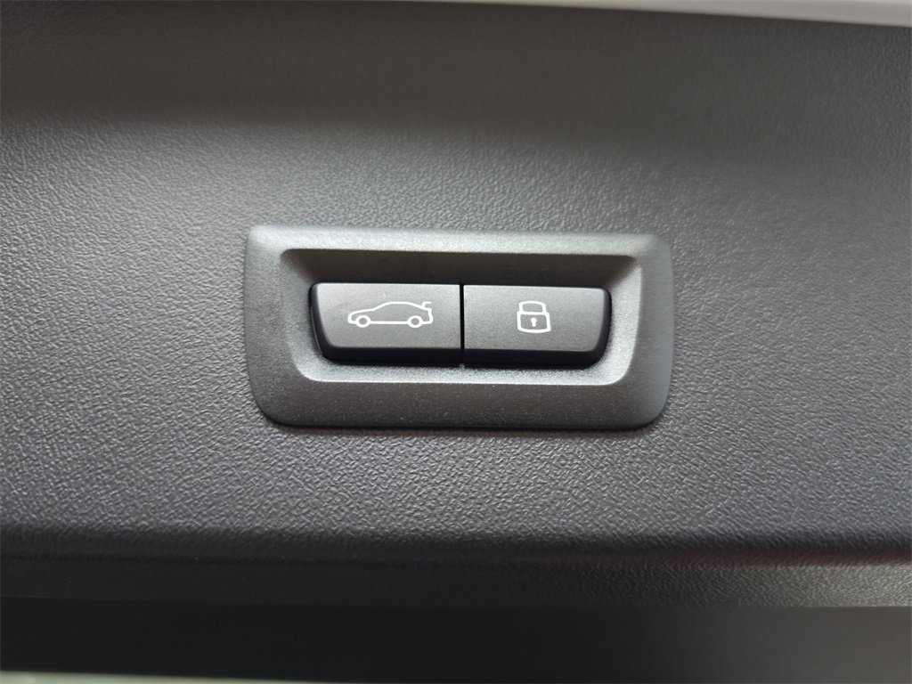 Used 2025 BMW X3 xDrive30i w/ Premium Package image 16