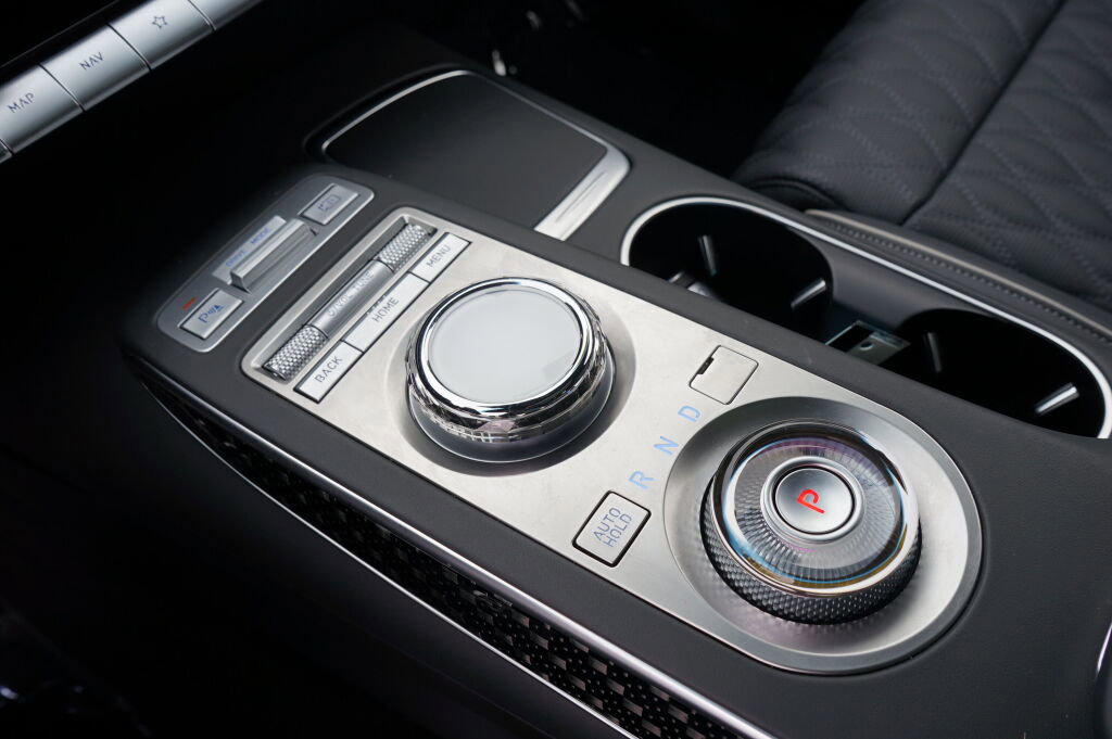 Used 2025 Genesis GV70 3.5T Sport w/ Sport Prestige Package image 19