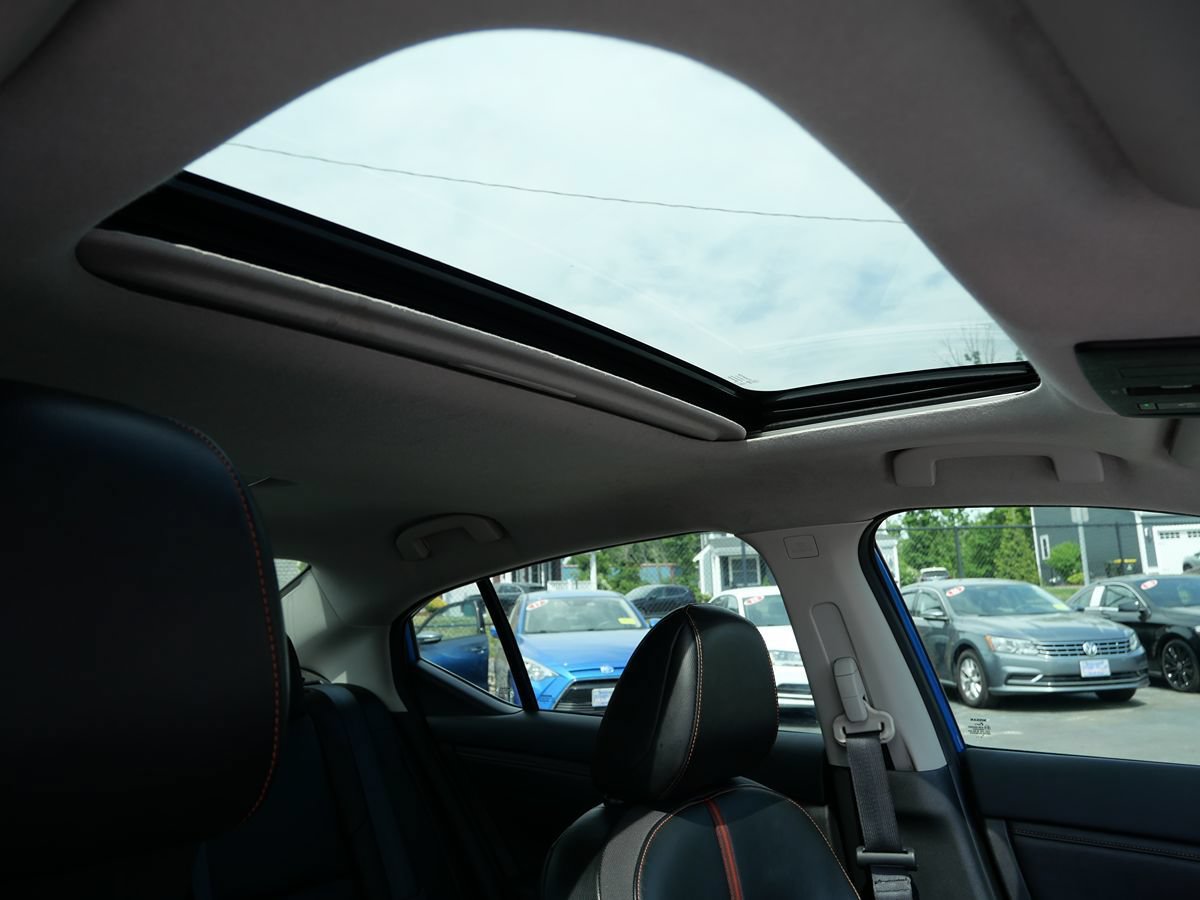 Used 2021 Nissan Sentra SR w/ SR Premium Package FWD image 20