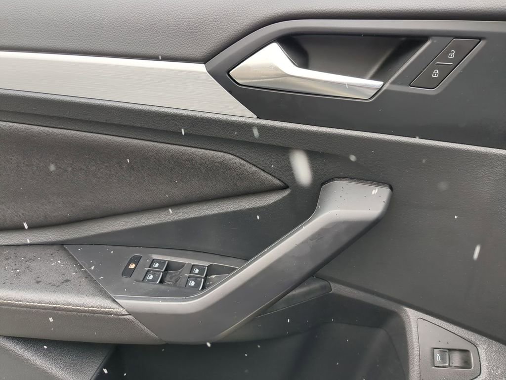 Used 2025 Volkswagen Jetta Sport image 13