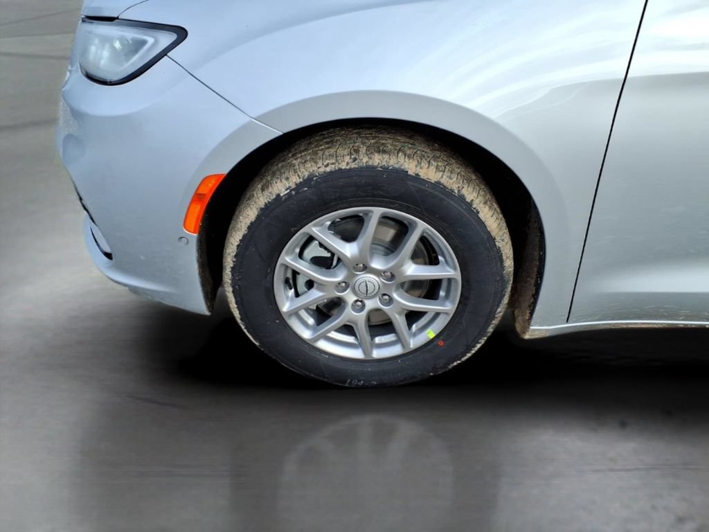 New 2026 Chrysler Pacifica Select FWD image 10