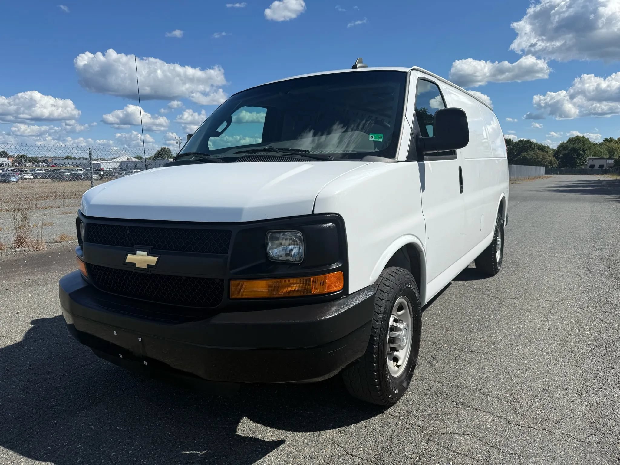 Used 2016 Chevrolet Express 2500 RWD image 2