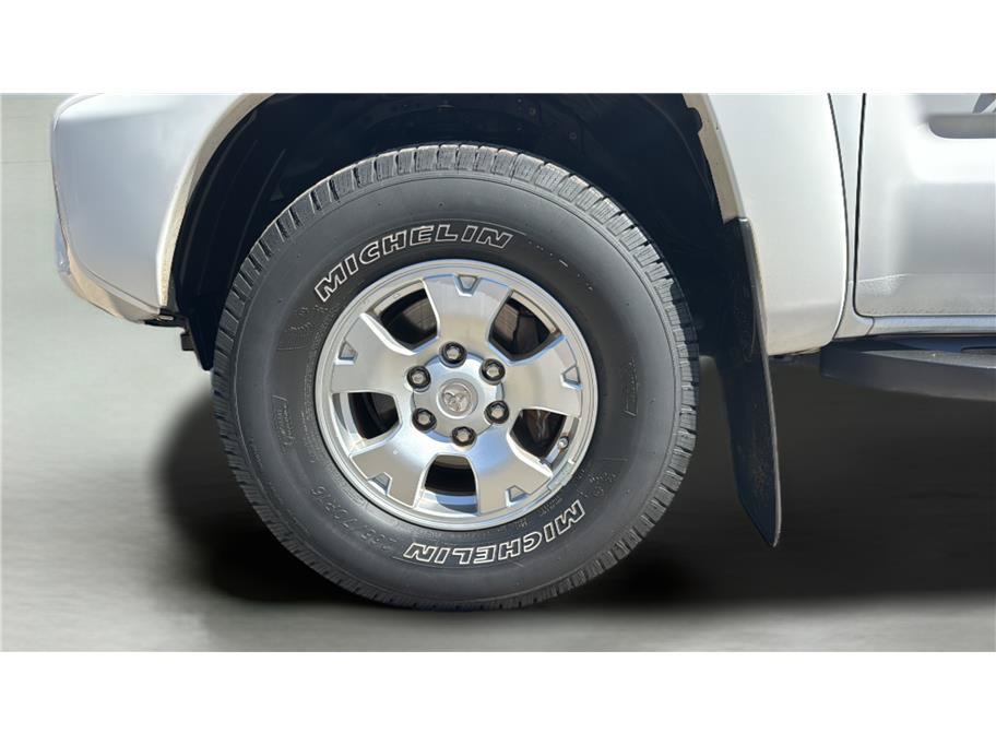 Used 2014 Toyota Tacoma PreRunner w/ TRD Off-Road Package RWD image 13