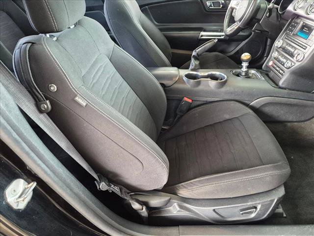 Used 2017 Ford Mustang Coupe RWD image 19