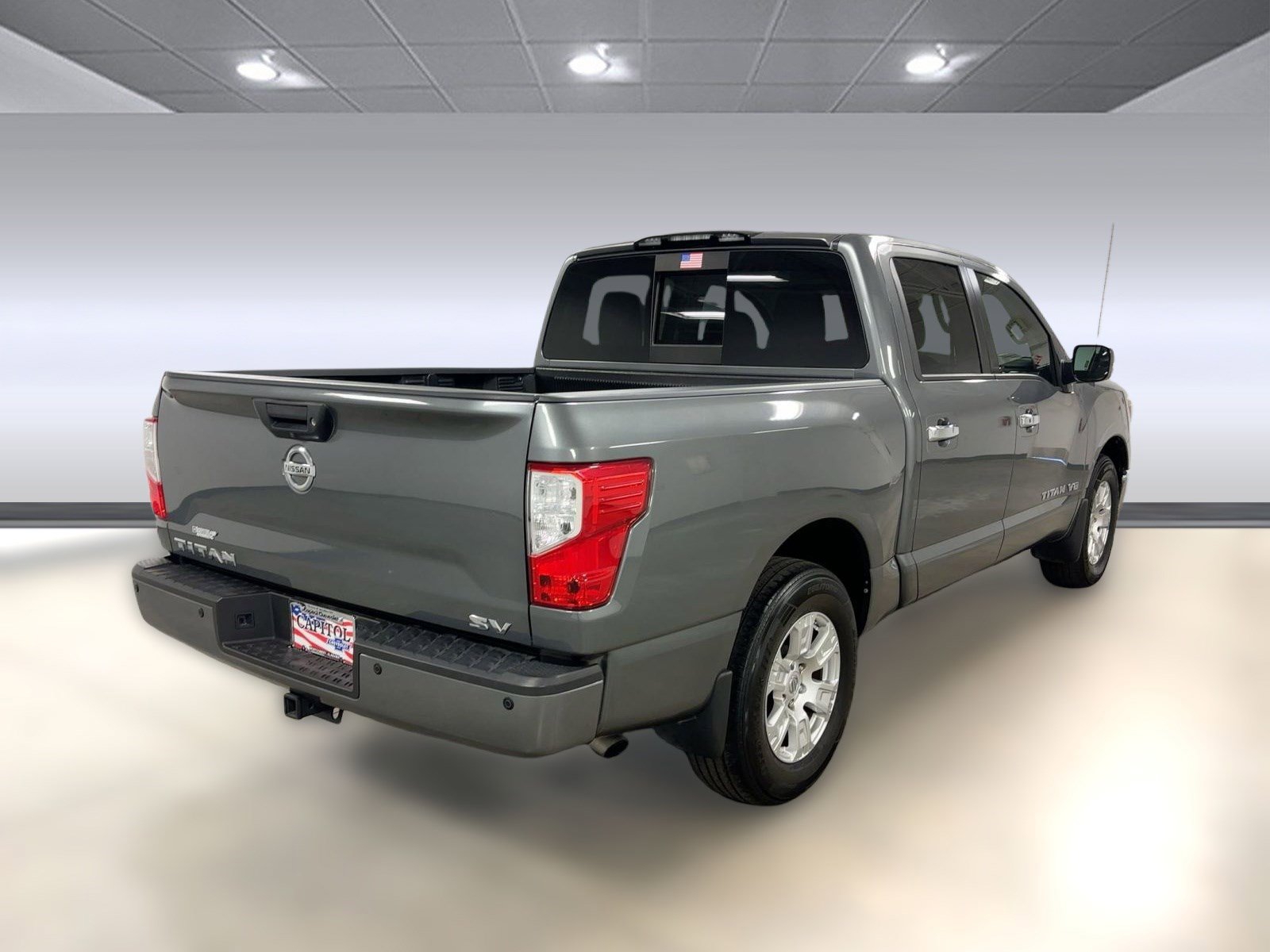 Used 2019 Nissan Titan SV w/ SV Convenience Package image 8