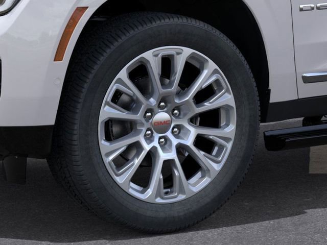 New 2025 GMC Yukon XL Denali w/ Sun & Power Step Package image 9
