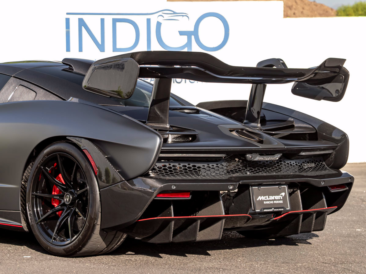 Used 2019 McLaren Senna RWD image 11