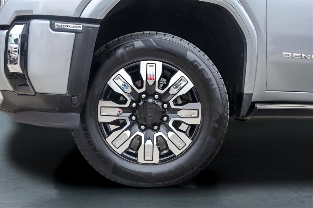 Certified 2025 GMC Sierra 2500 Denali w/ Denali Reserve Package image 4