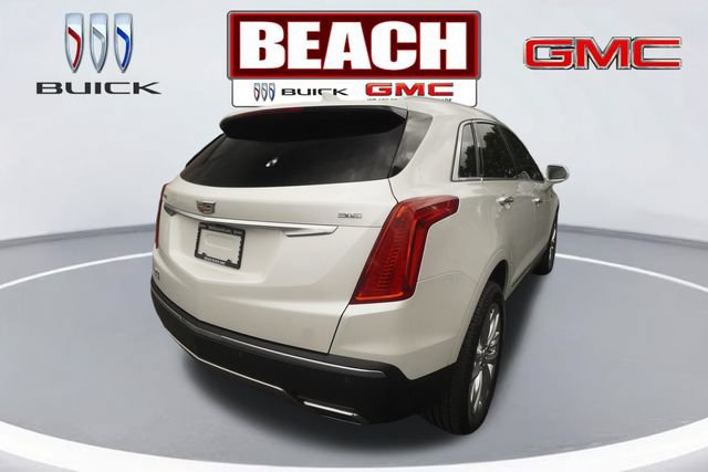 Used 2017 Cadillac XT5 Platinum AWD/4WD image 3