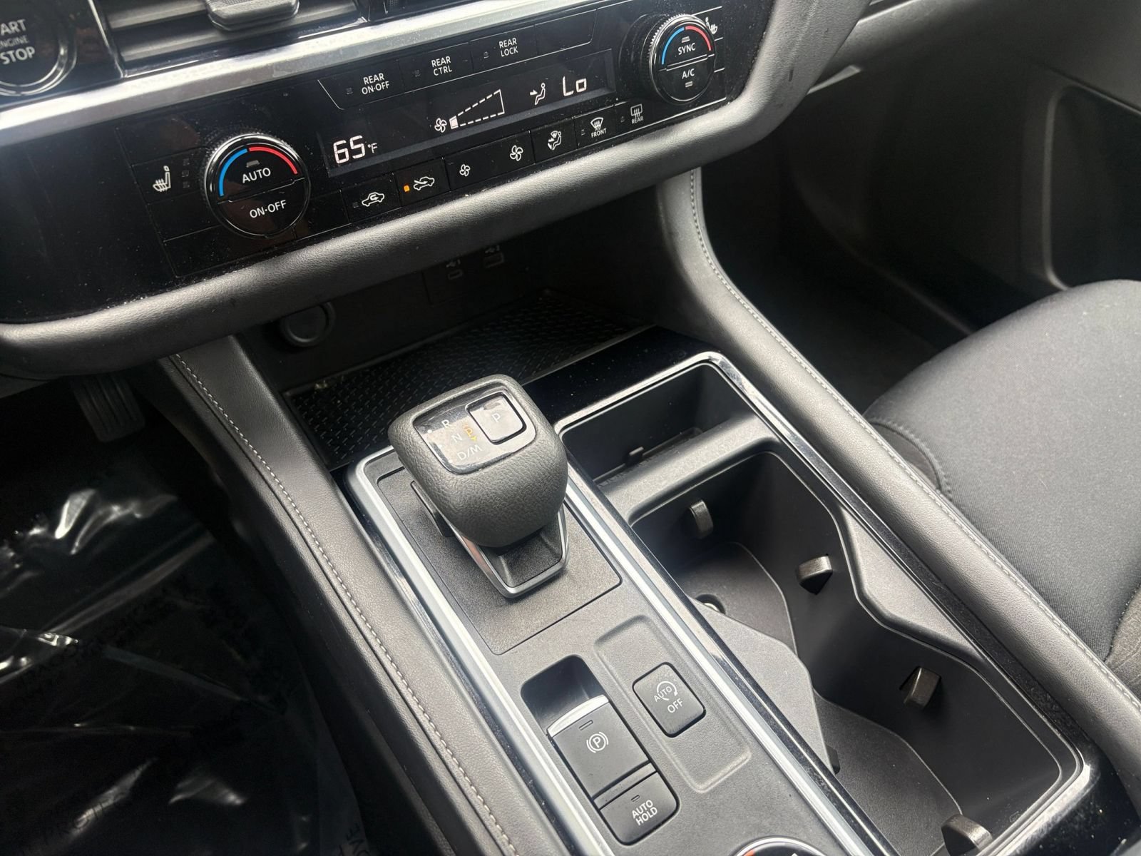 Used 2025 Nissan Pathfinder SV AWD/4WD image 38