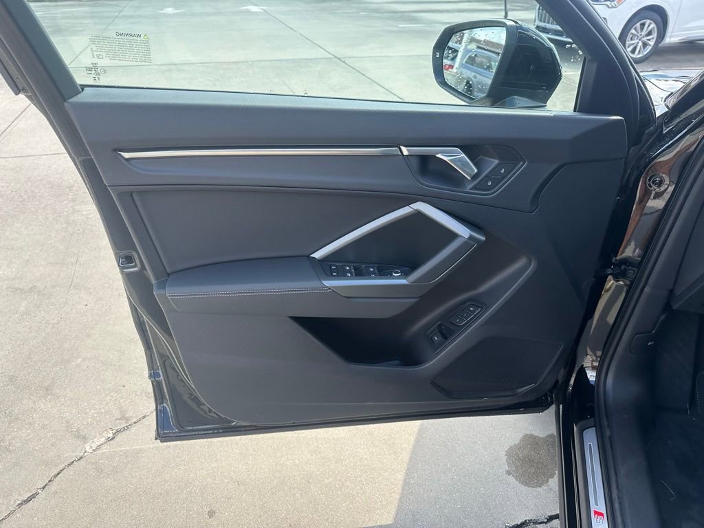 New 2025 Audi Q3 2.0T Premium image 13