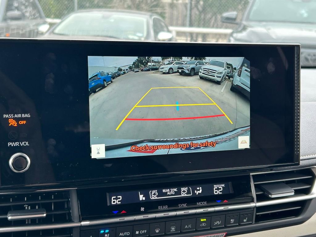 Used 2026 Toyota Sienna Limited image 42