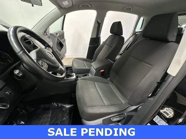 Used 2017 Volkswagen Tiguan Limited w/ Premium Package image 16