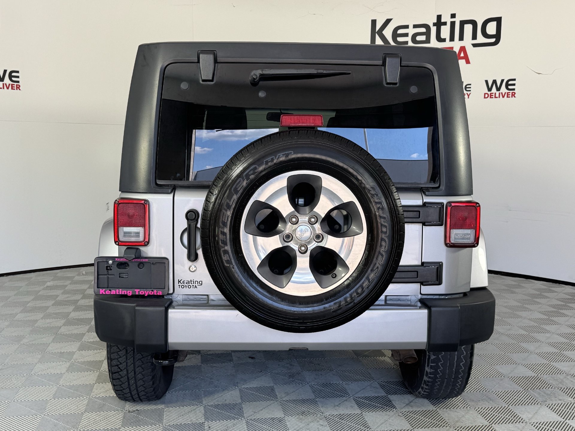 Used 2018 Jeep Wrangler Unlimited Sahara AWD/4WD image 6