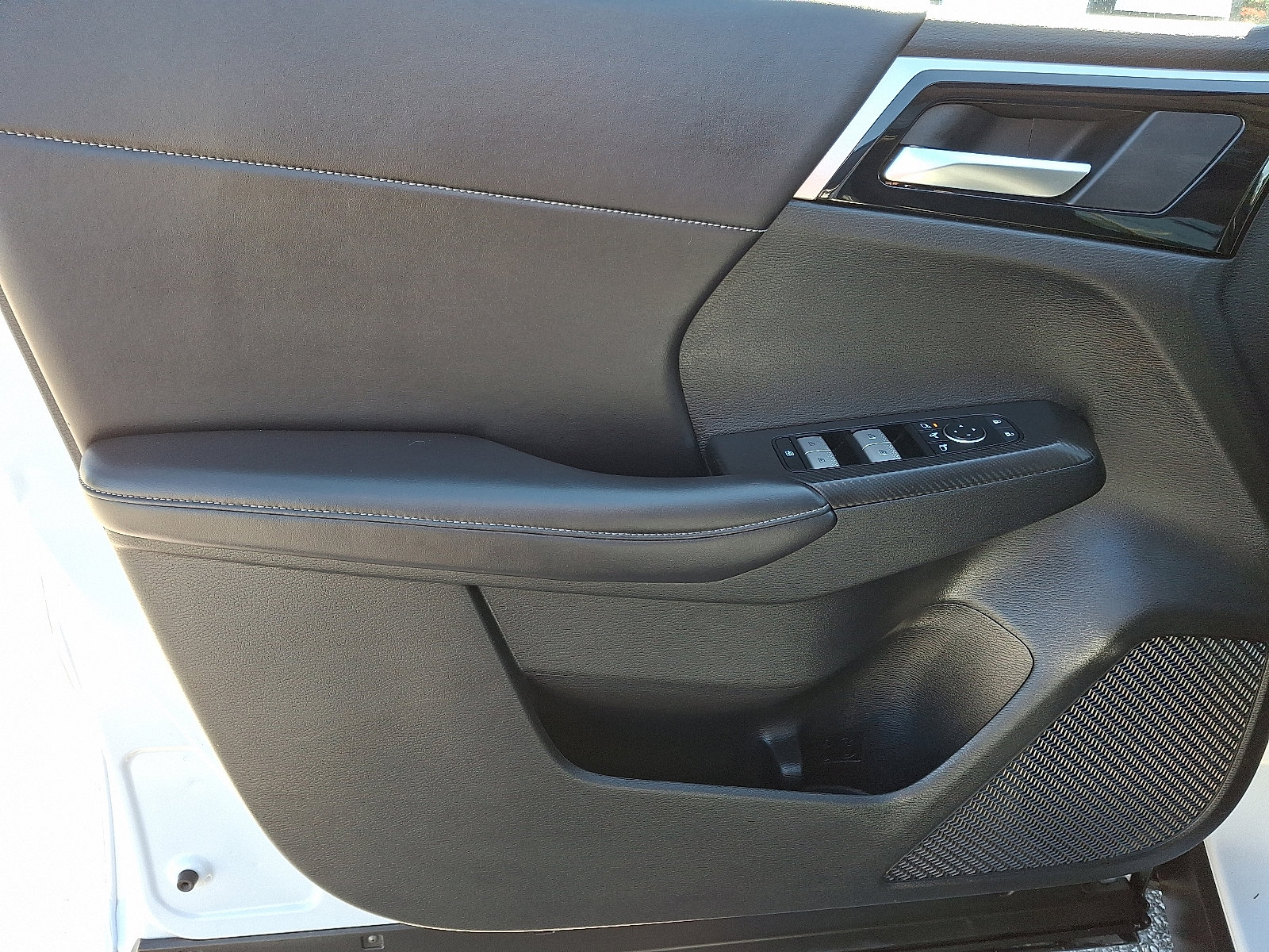 Used 2024 Mitsubishi Outlander Ralliart image 12