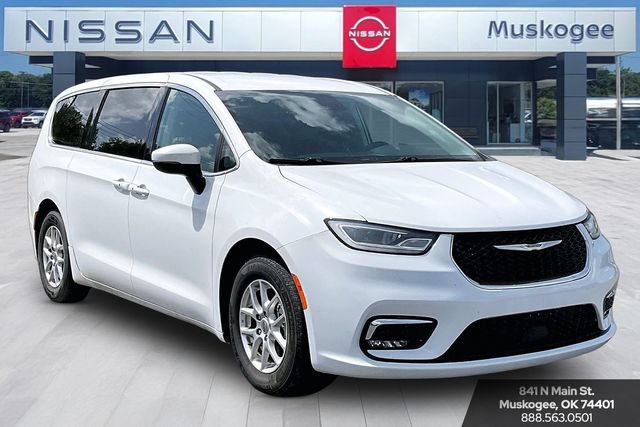 Used 2023 Chrysler Pacifica Touring-L FWD video 1