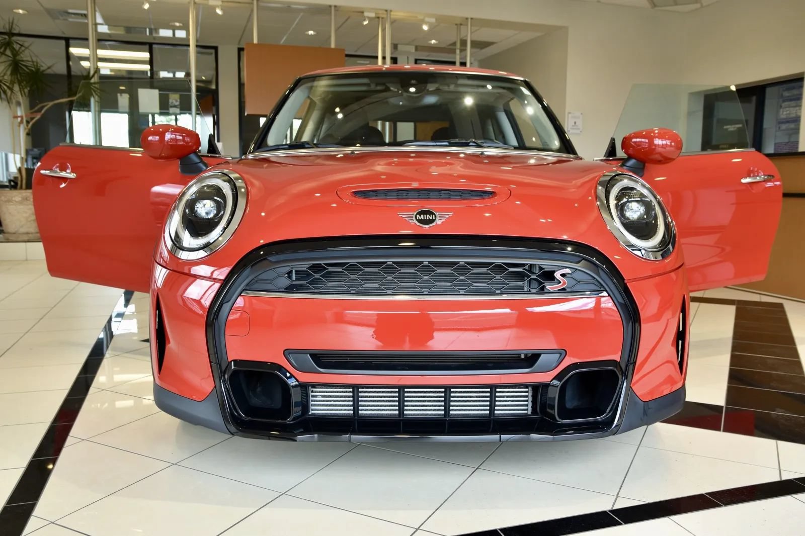 Used 2024 MINI Cooper S FWD image 2