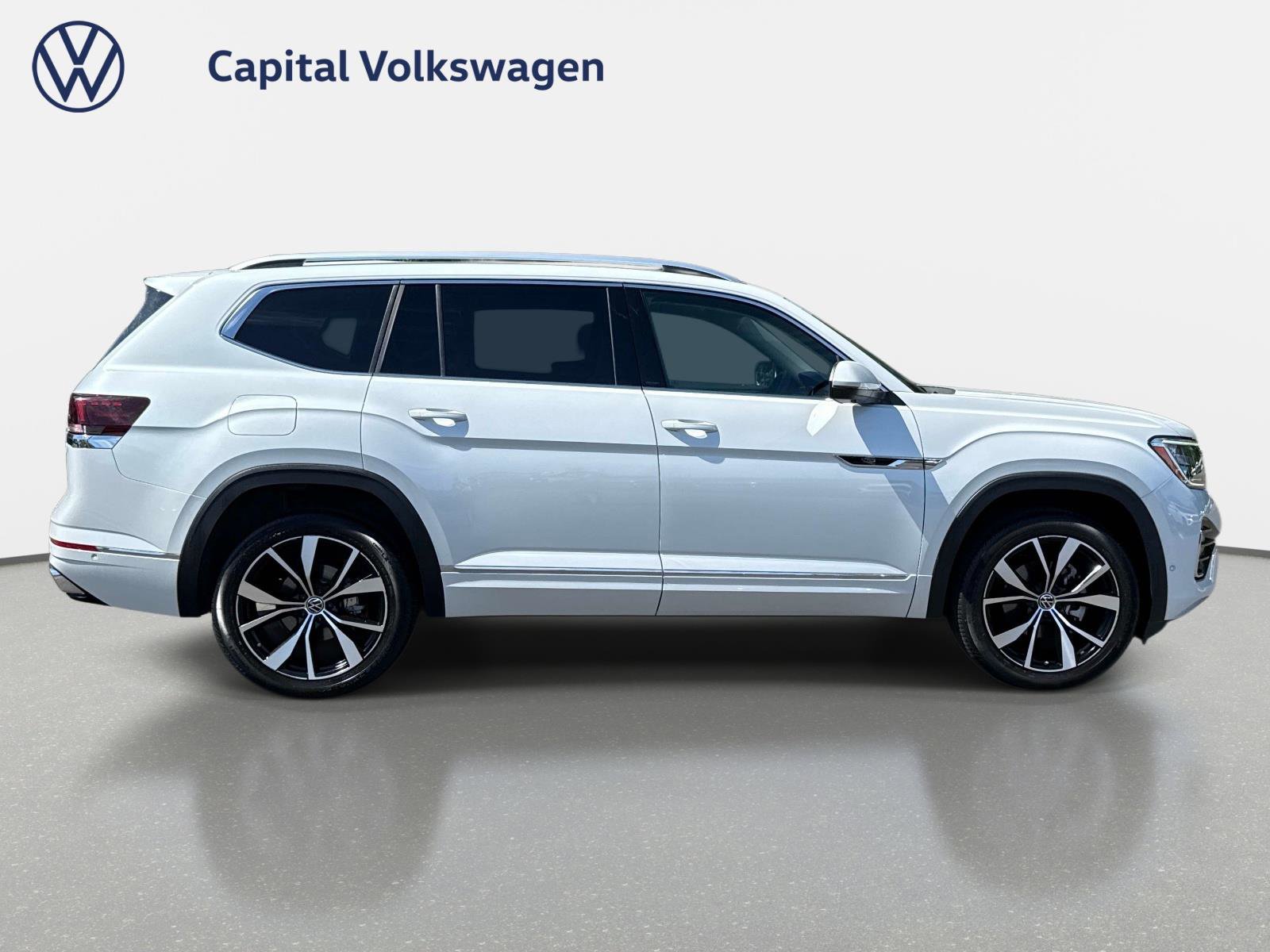 Certified 2024 Volkswagen Atlas SEL Premium R-Line AWD/4WD image 4