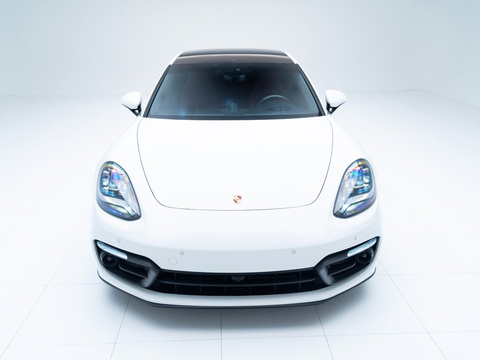 Certified 2023 Porsche Panamera Platinum Edition image 6