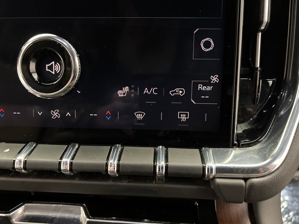 Used 2025 GMC Yukon Denali image 48