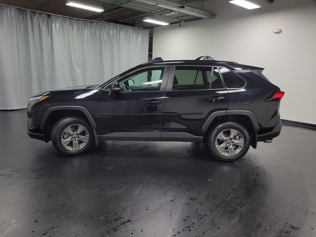 Used 2024 Toyota RAV4 XLE AWD/4WD image 5