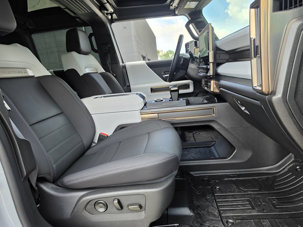Used 2025 GMC Hummer EV 2X w/ LPO, Dark Essentials Package AWD/4WD image 35