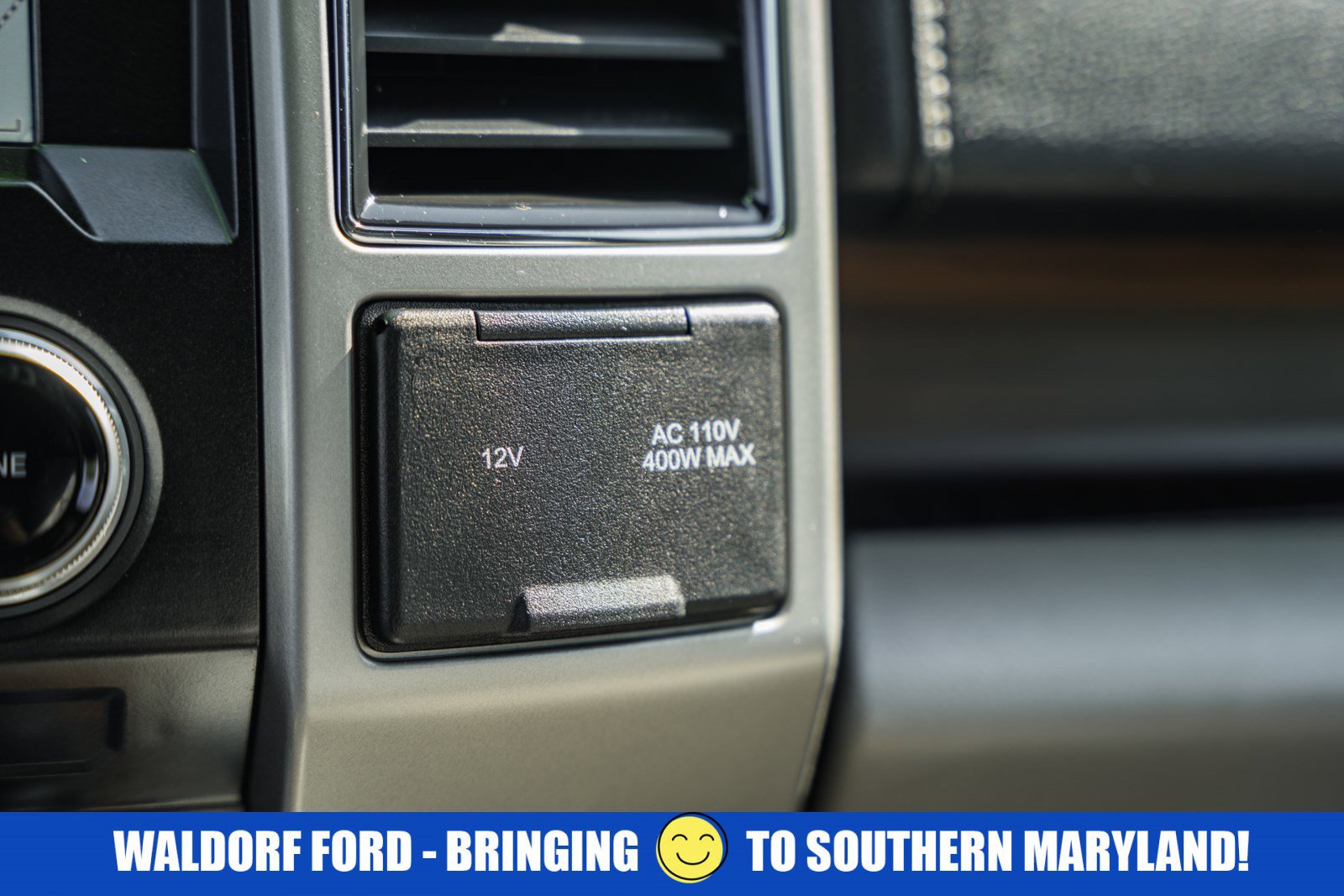 Used 2017 Ford F150 Lariat w/ Equipment Group 502A Luxury AWD/4WD image 30