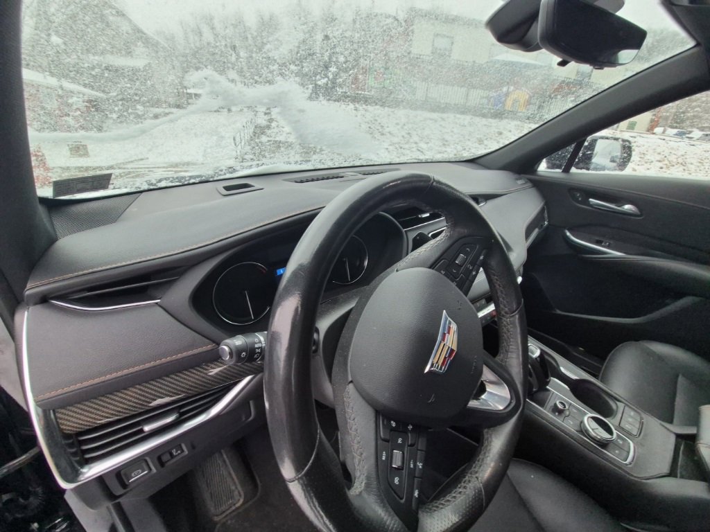 Used 2019 Cadillac XT4 Sport w/ Enhanced Visibility Package image 10