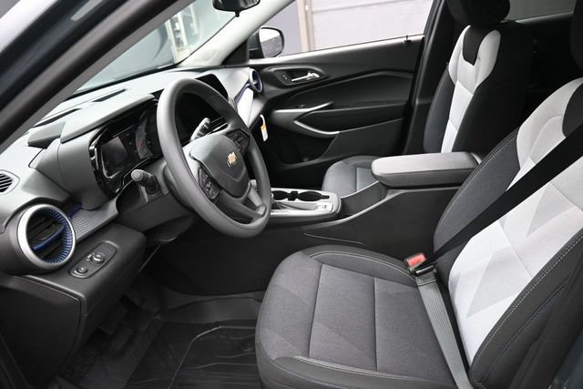 New 2026 Chevrolet Trax LS w/ LS Convenience Package FWD image 8