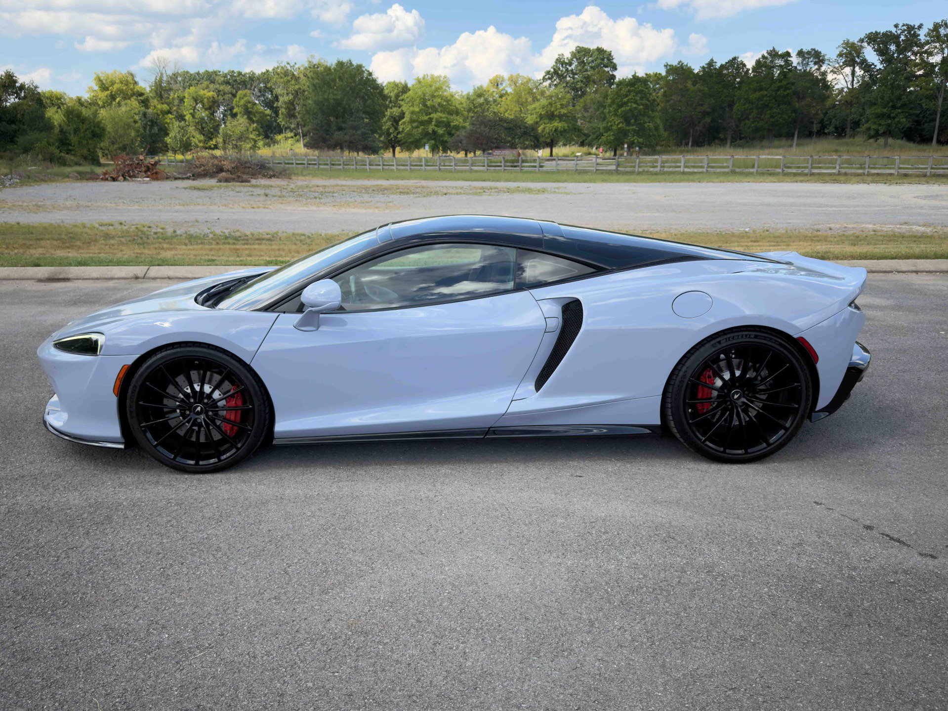 Used 2020 McLaren GT RWD image 14
