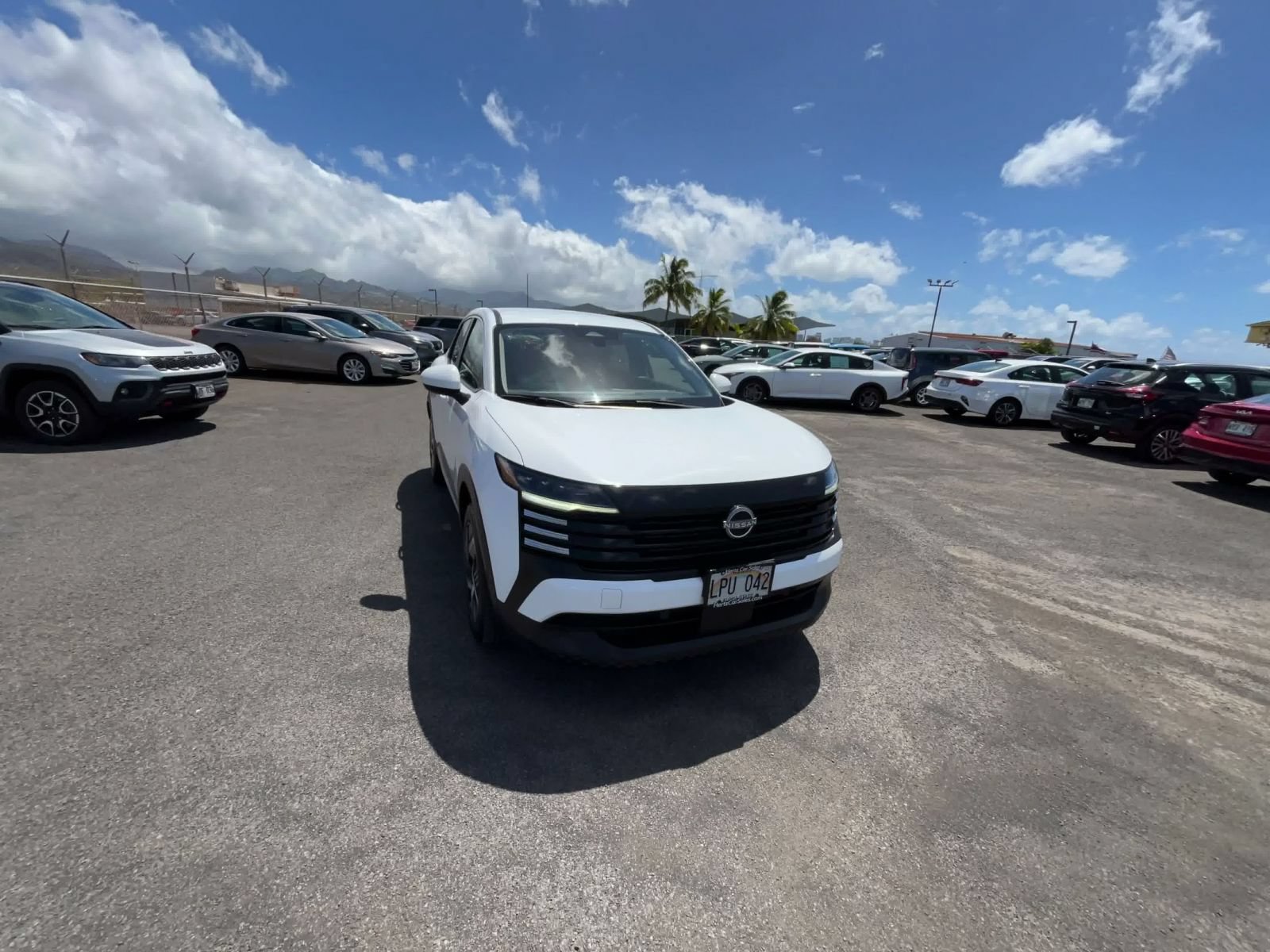 Used 2025 Nissan Kicks SV FWD image 3