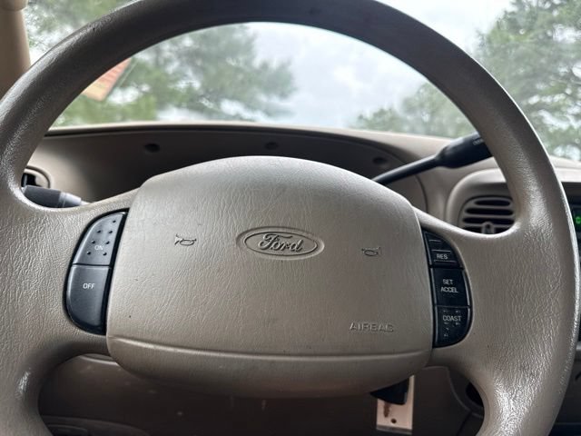Used 2002 Ford Expedition XLT RWD image 42