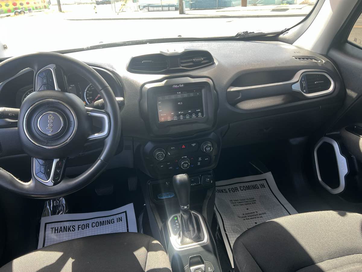 Used 2020 Jeep Renegade Latitude w/ Safety & Security Group II FWD image 9