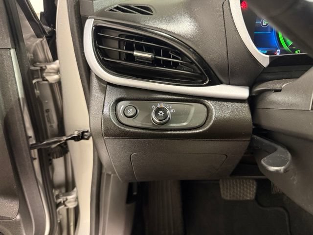 Used 2017 Chevrolet Volt LT w/ Comfort Package FWD image 16
