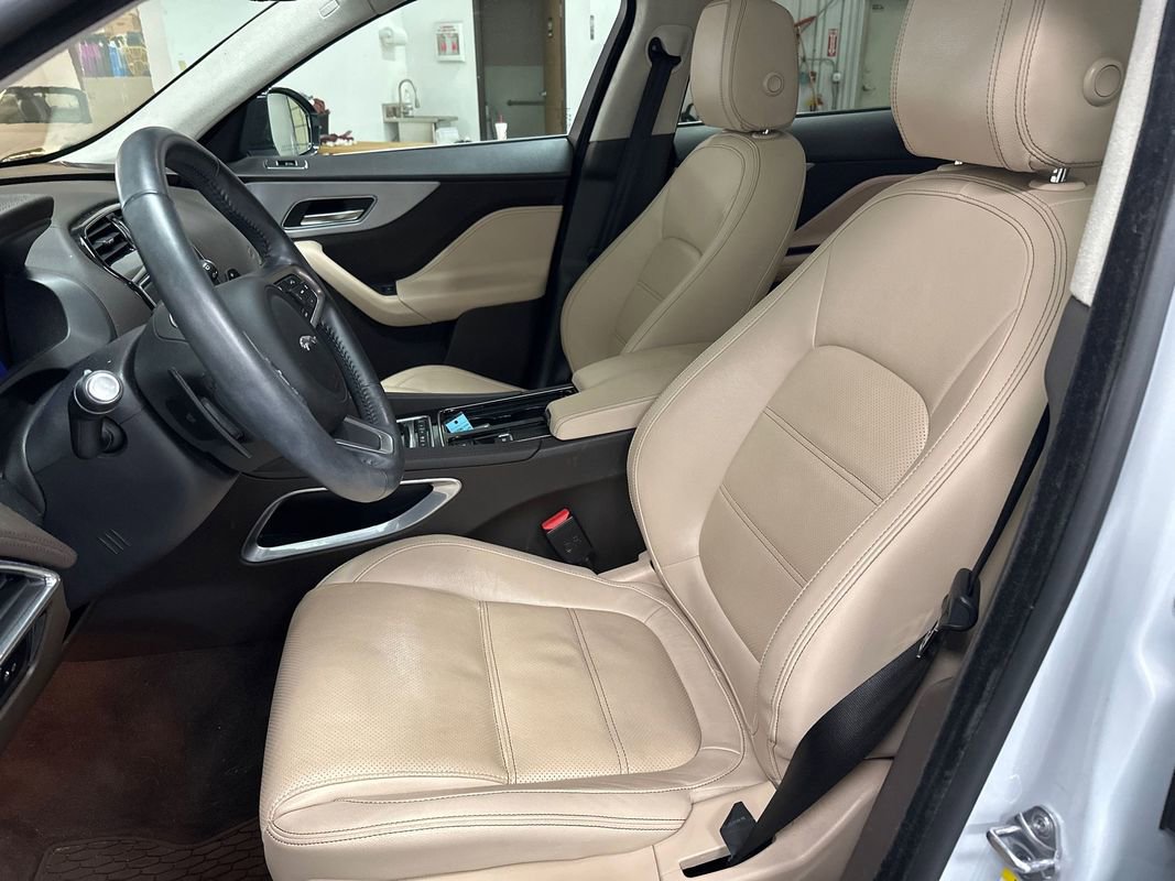 Used 2020 Jaguar F-PACE Prestige image 9