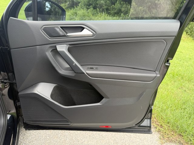 Used 2019 Volkswagen Tiguan SEL FWD image 14