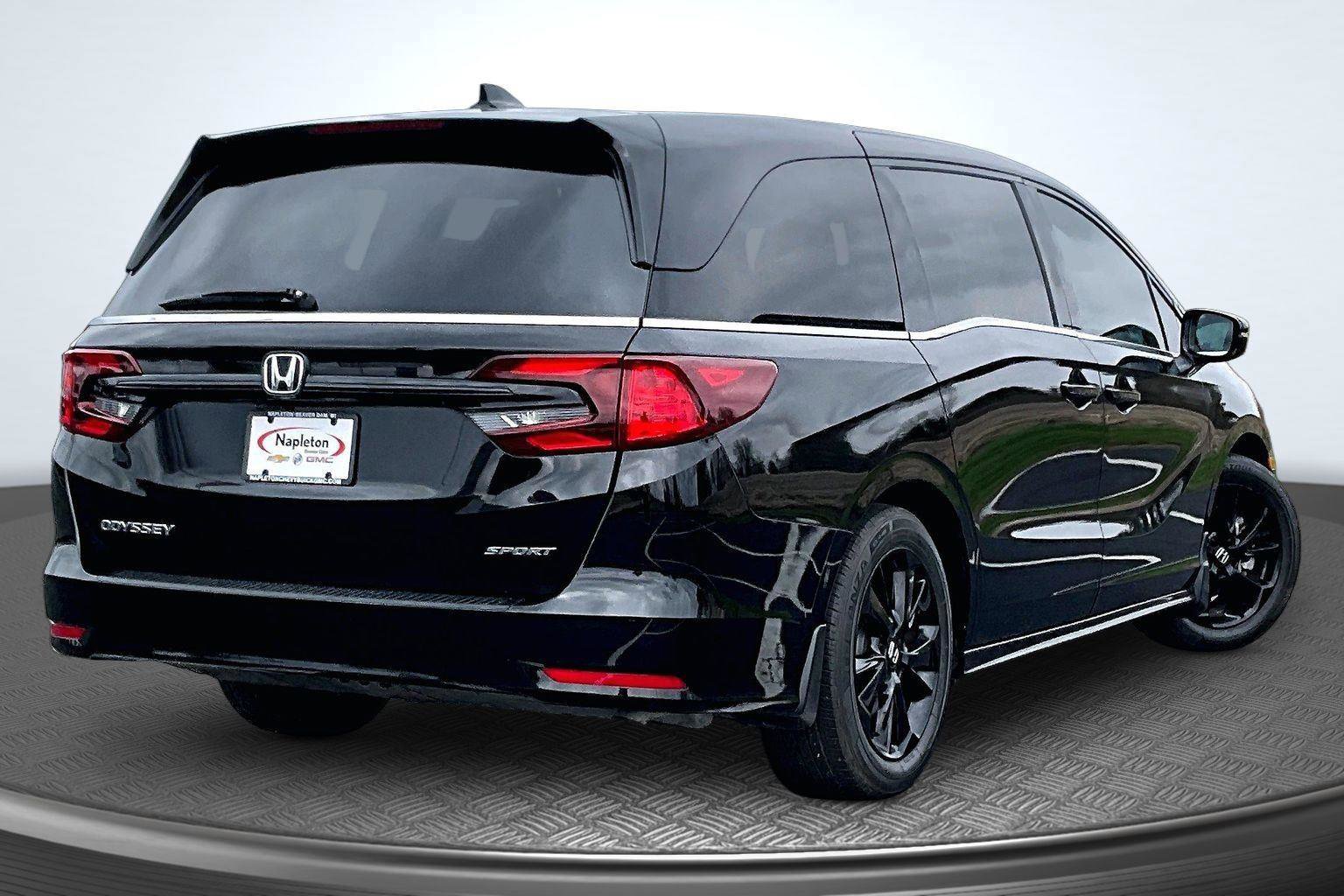 Used 2024 Honda Odyssey Sport image 2