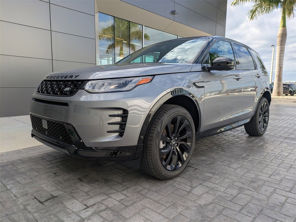 New 2025 Land Rover Discovery Sport Dynamic SE image 8