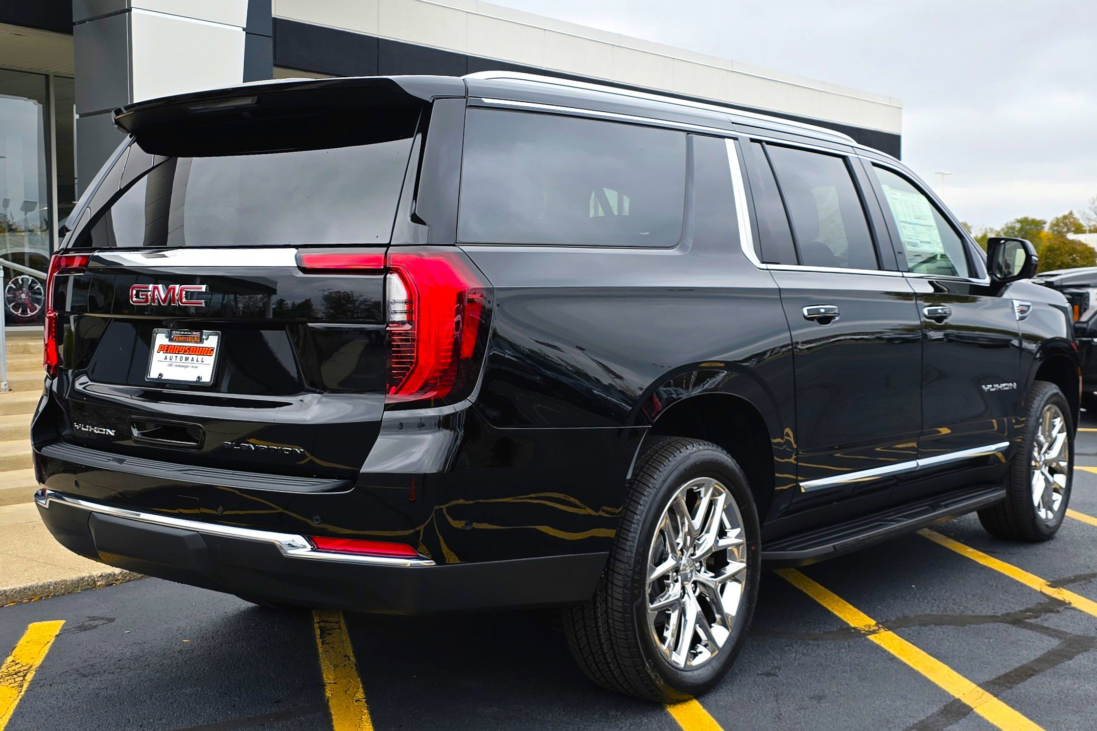 New 2026 GMC Yukon XL Elevation image 7