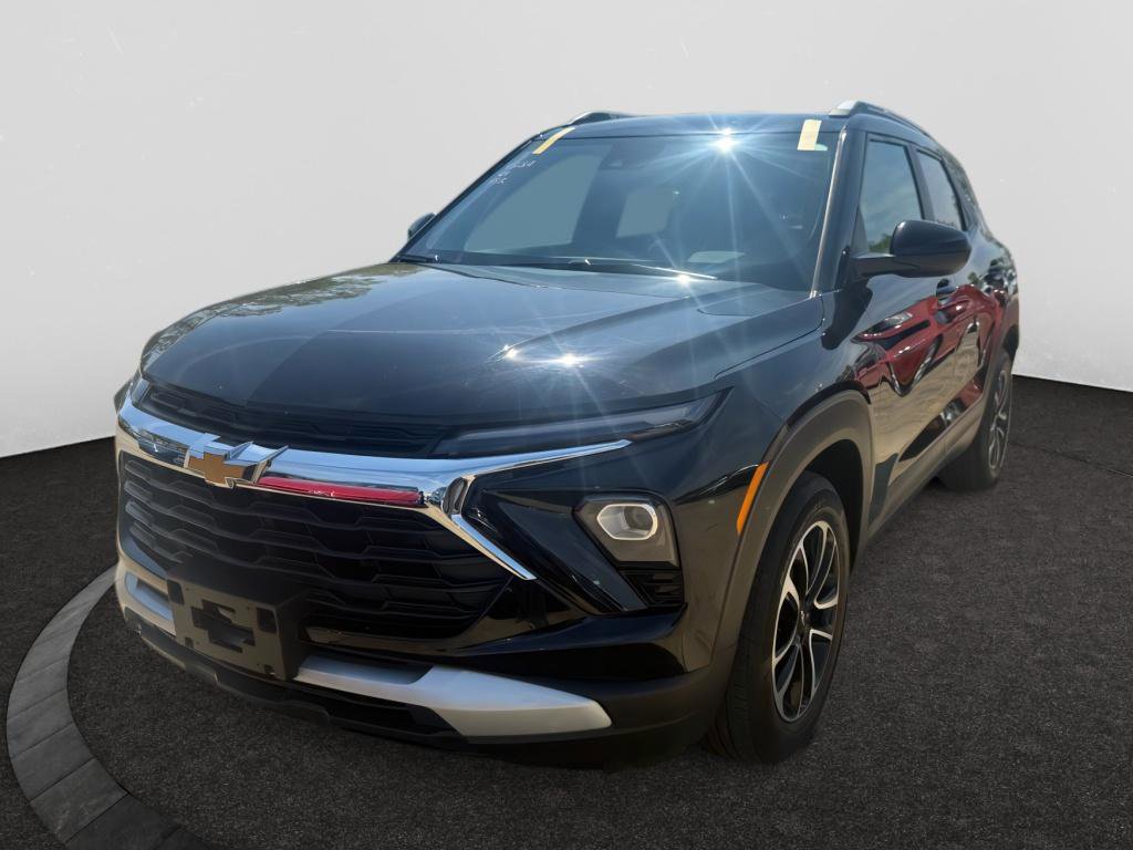 Used 2024 Chevrolet TrailBlazer LT w/ Convenience Package FWD image 1