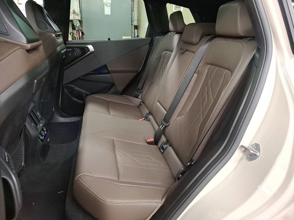 Used 2025 BMW X3 M50 w/ Premium Package image 8