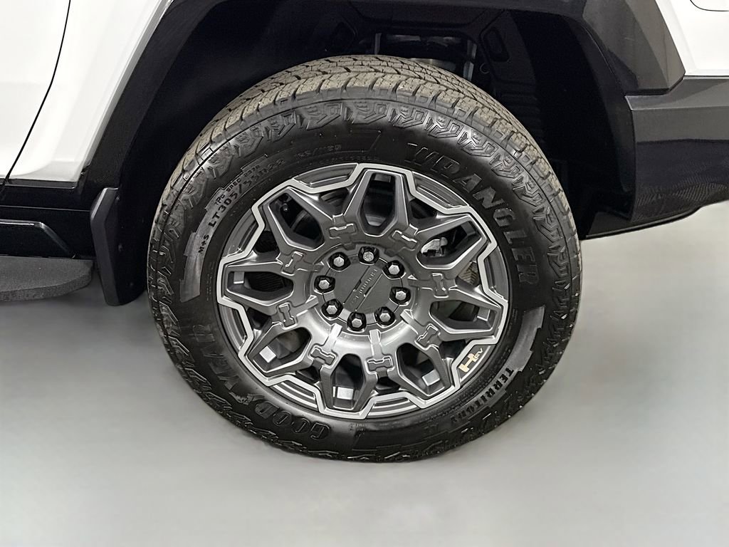 Used 2025 GMC Hummer EV 3X image 37