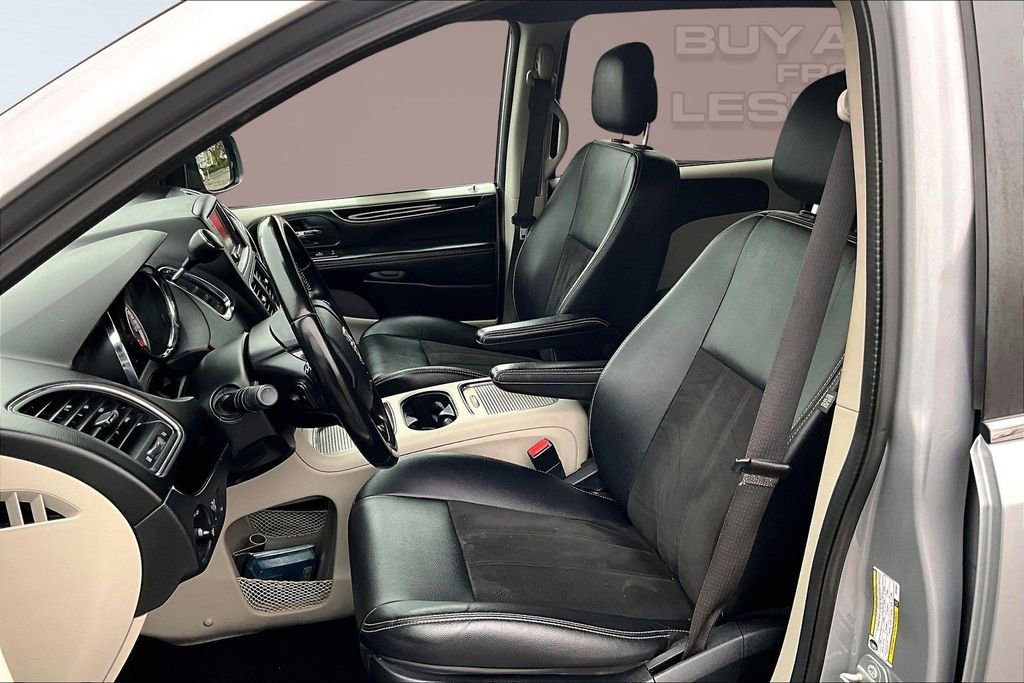 Used 2020 Dodge Grand Caravan SXT image 23